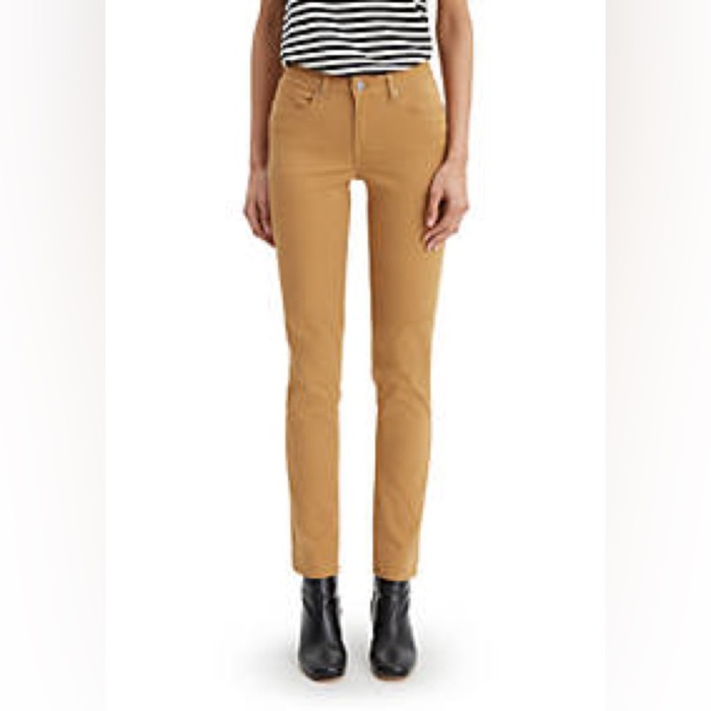 Levi’s Classic Mid Rise Skinny Khaki Pants